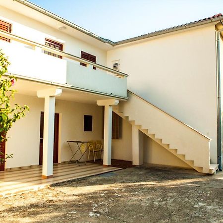 Apartments Alma Novalja Luaran gambar