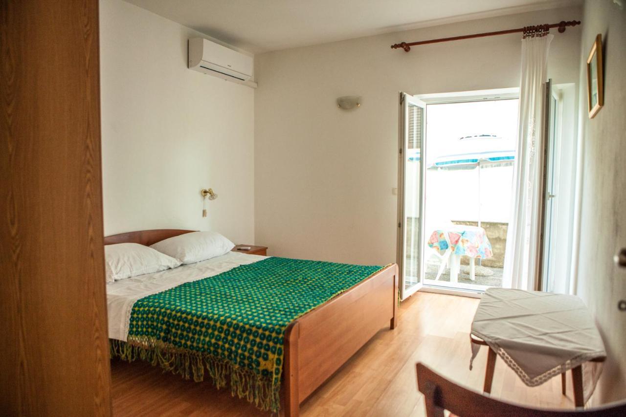Apartments Alma Novalja Luaran gambar