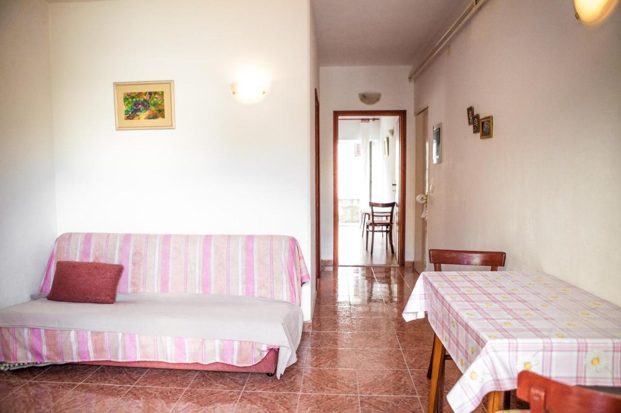 Apartments Alma Novalja Luaran gambar