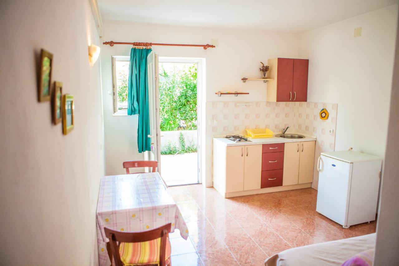 Apartments Alma Novalja Luaran gambar