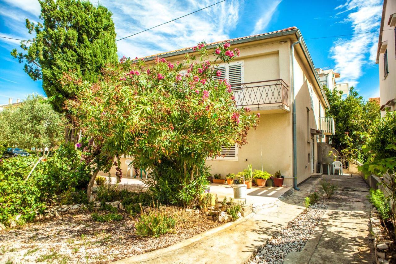 Apartments Alma Novalja Luaran gambar