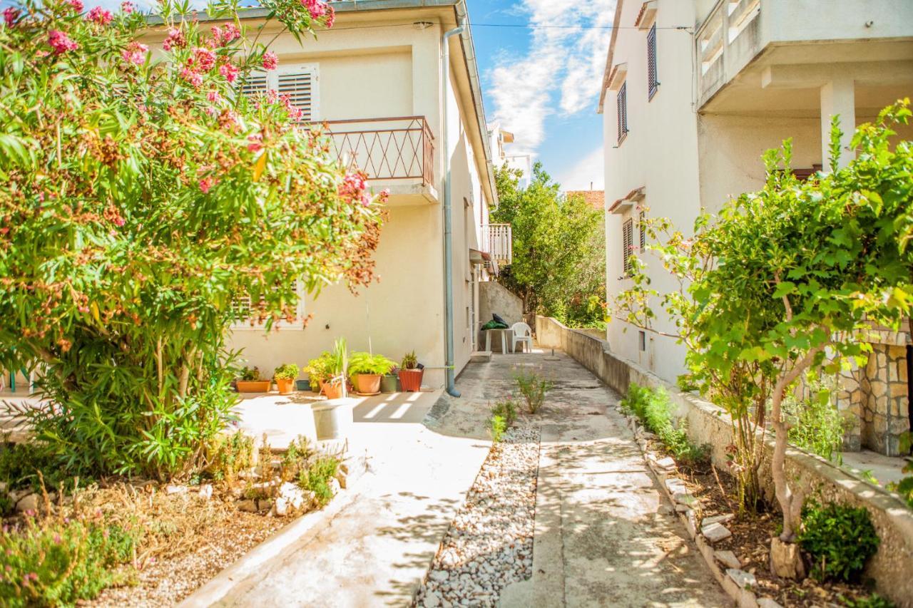 Apartments Alma Novalja Luaran gambar