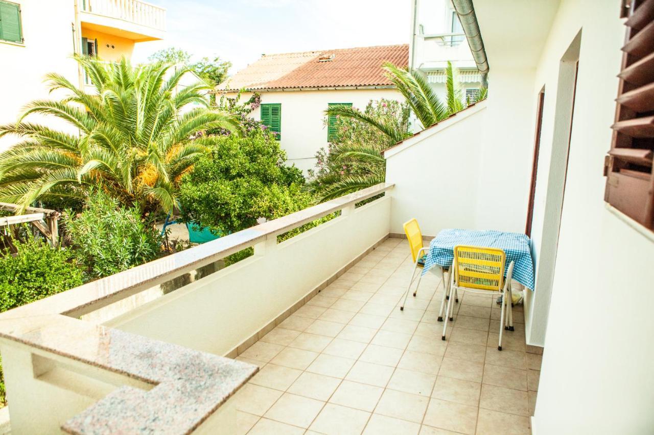 Apartments Alma Novalja Luaran gambar
